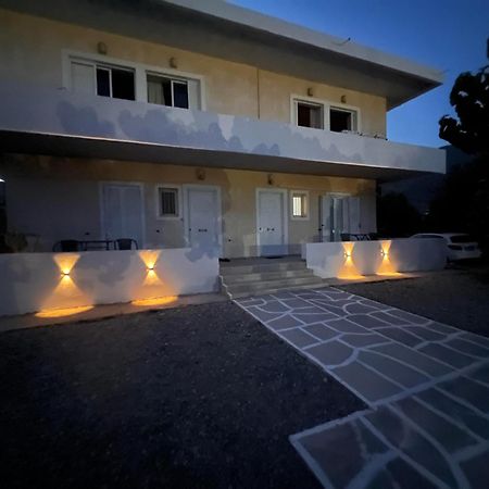 PebBle Apartments Marathias  Extérieur photo