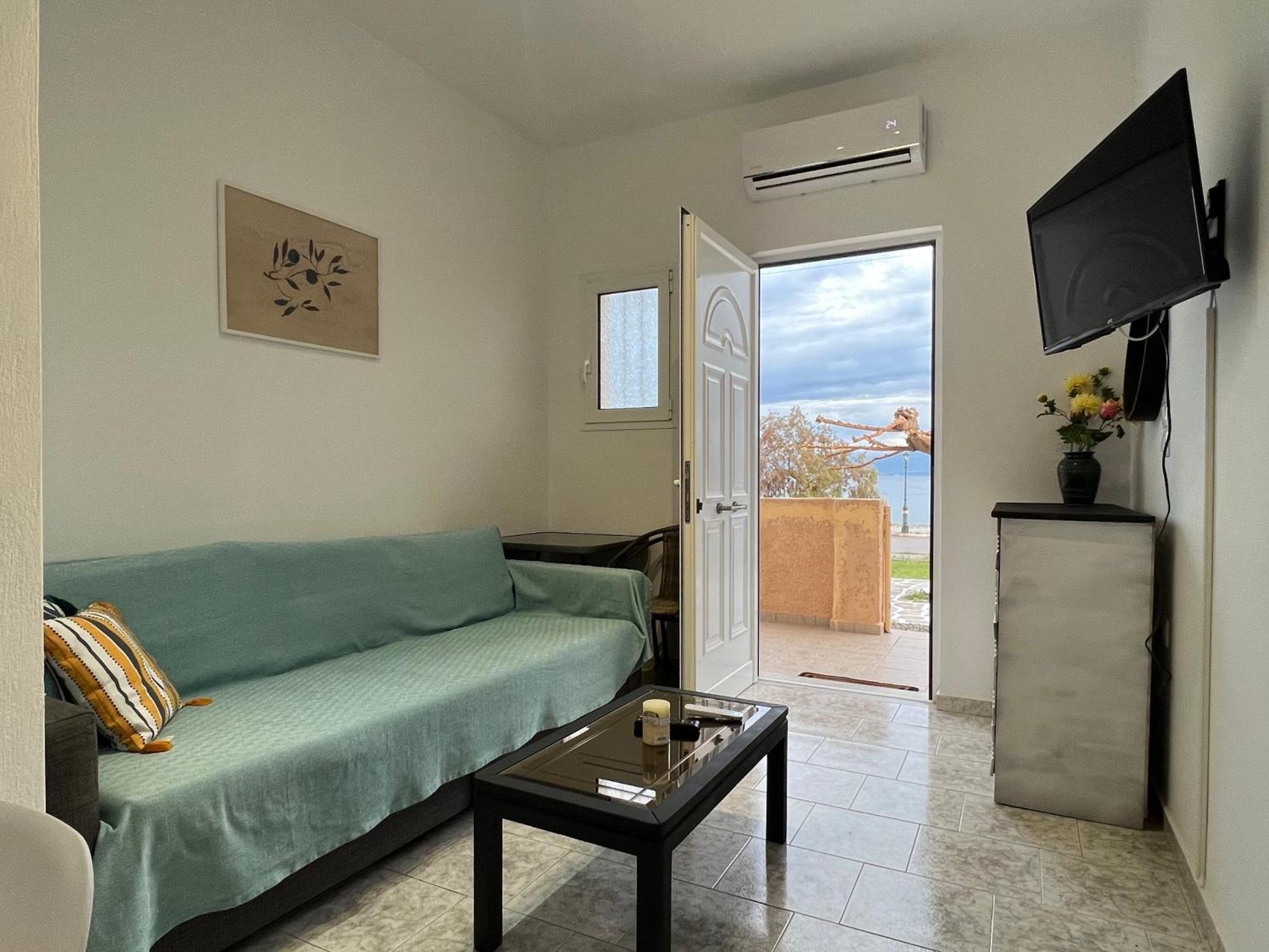 PebBle Apartments Marathias  Extérieur photo